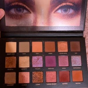 Huda Beauty Desert Dusk Eyeshadow Palette